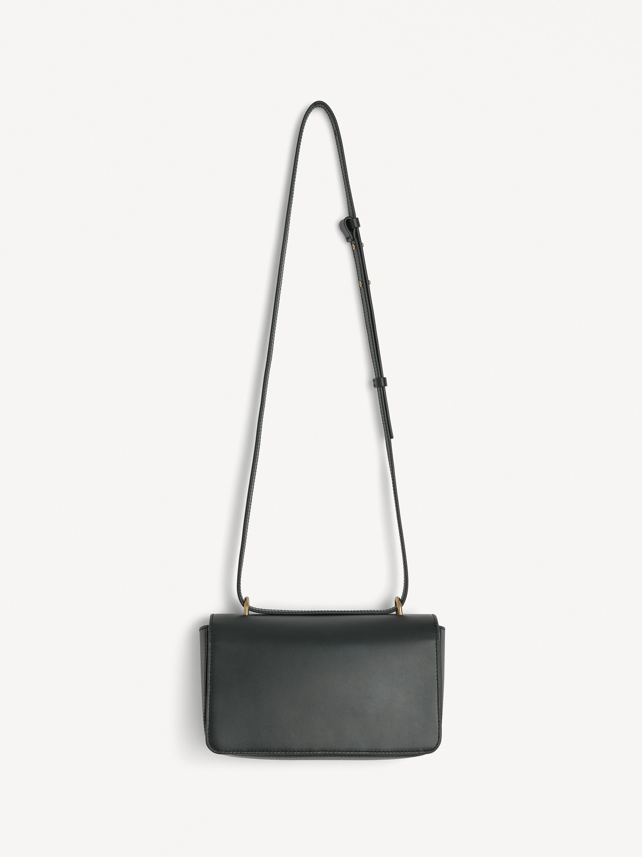 Noval leather shoulder bag
