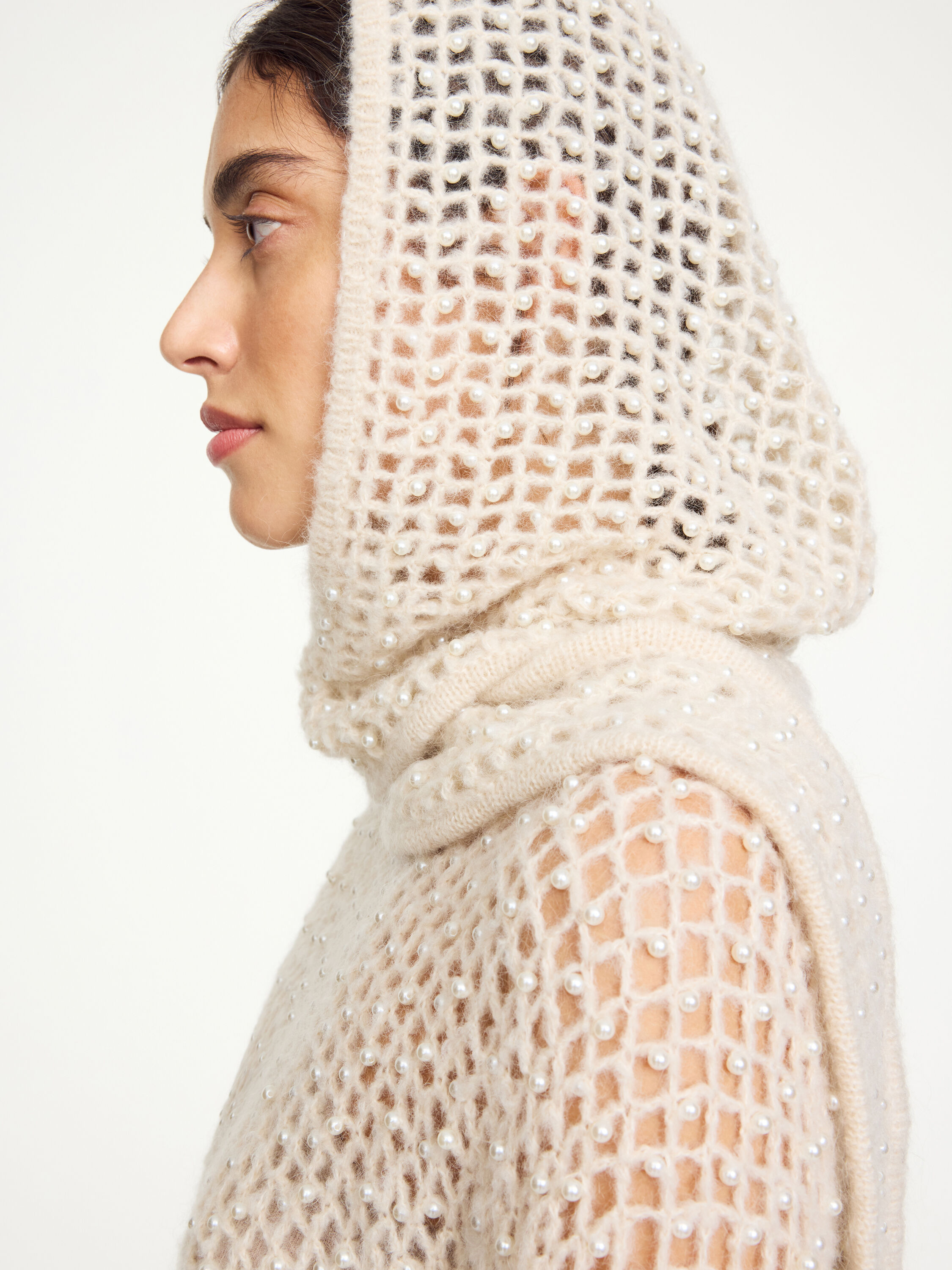 Tianne Knit Pearls hood