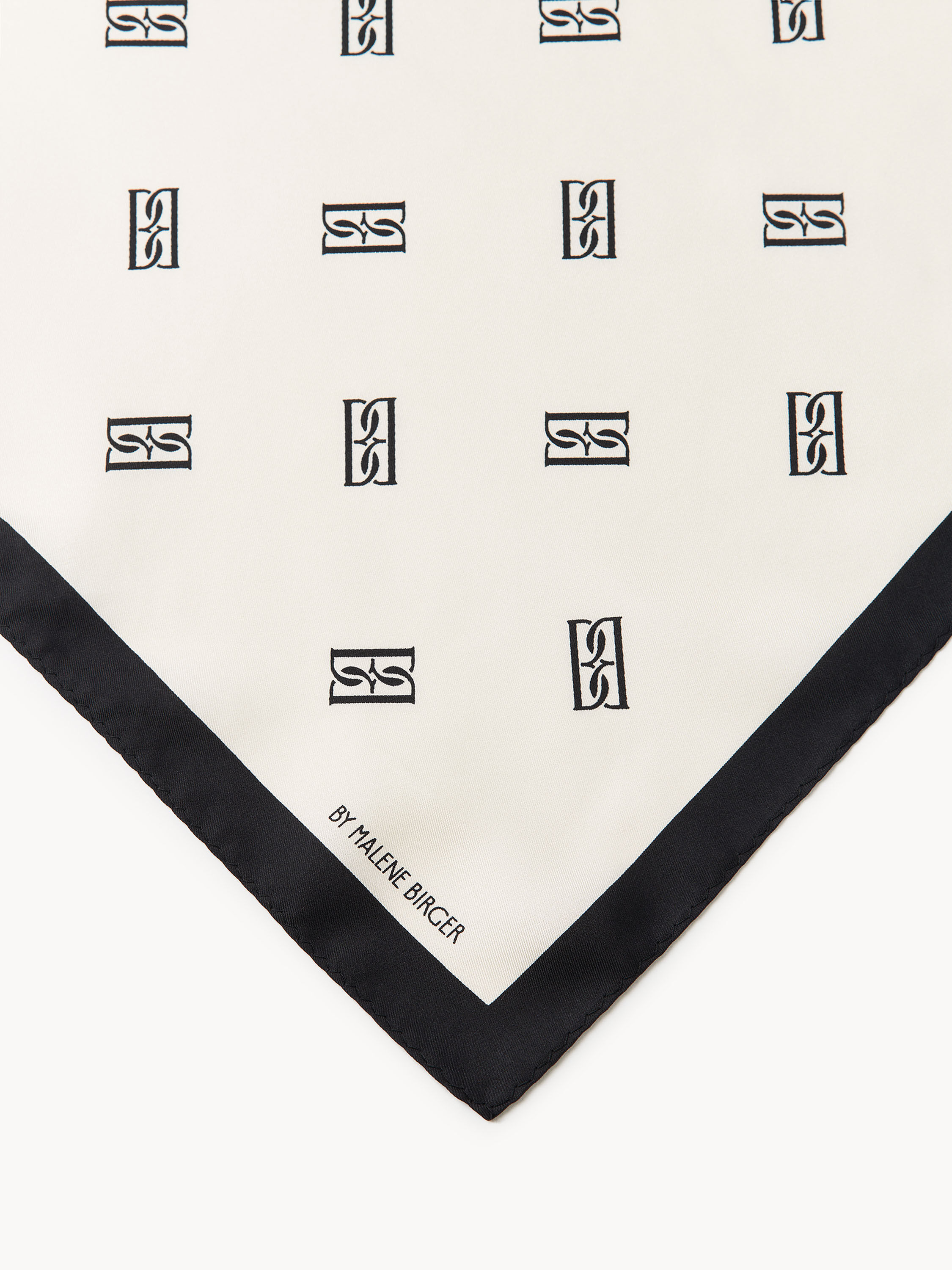 Monnis silk scarf