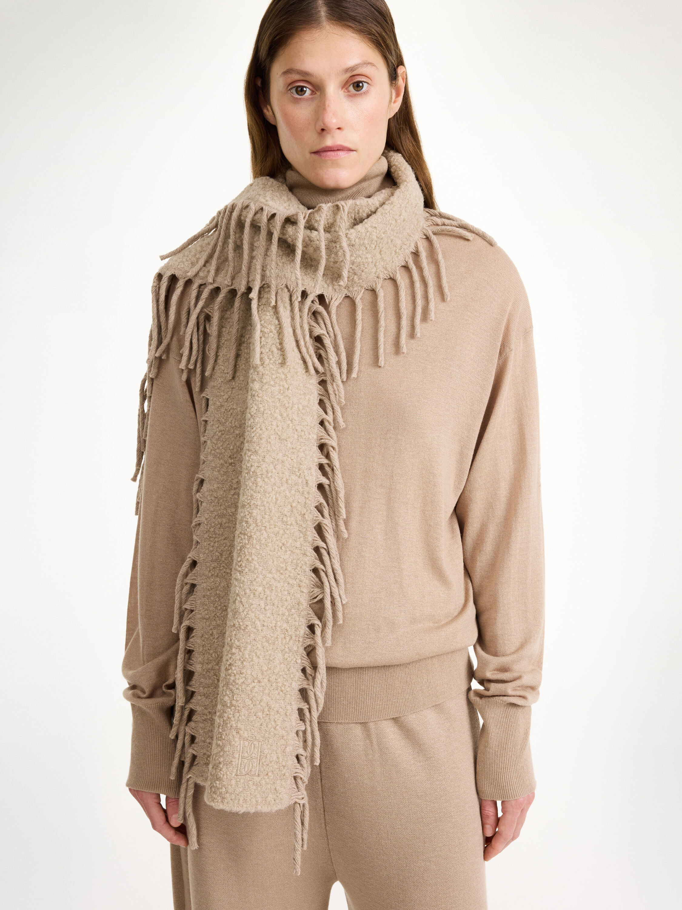 Fringly wool scarf