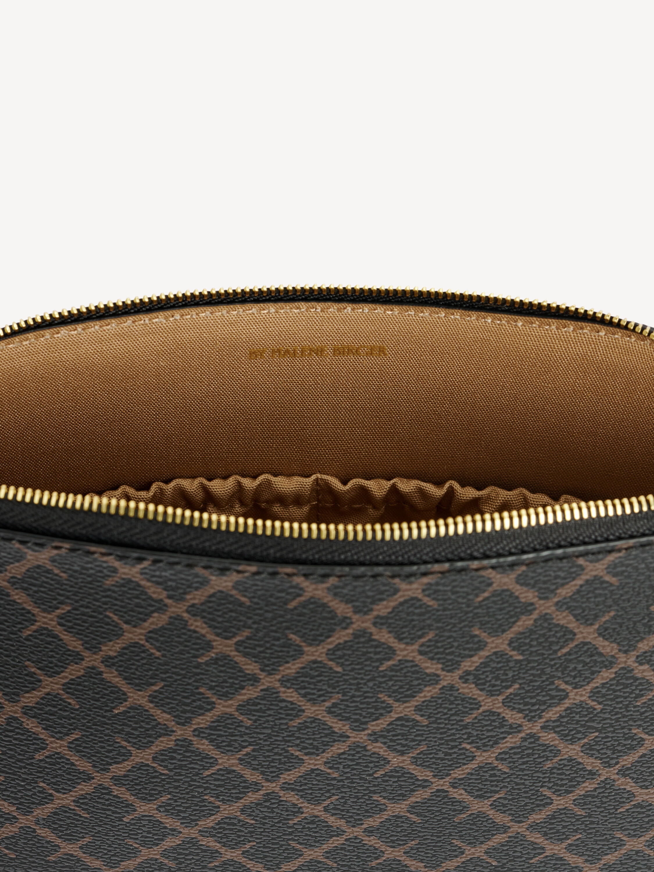 Bae medium cosmetics case