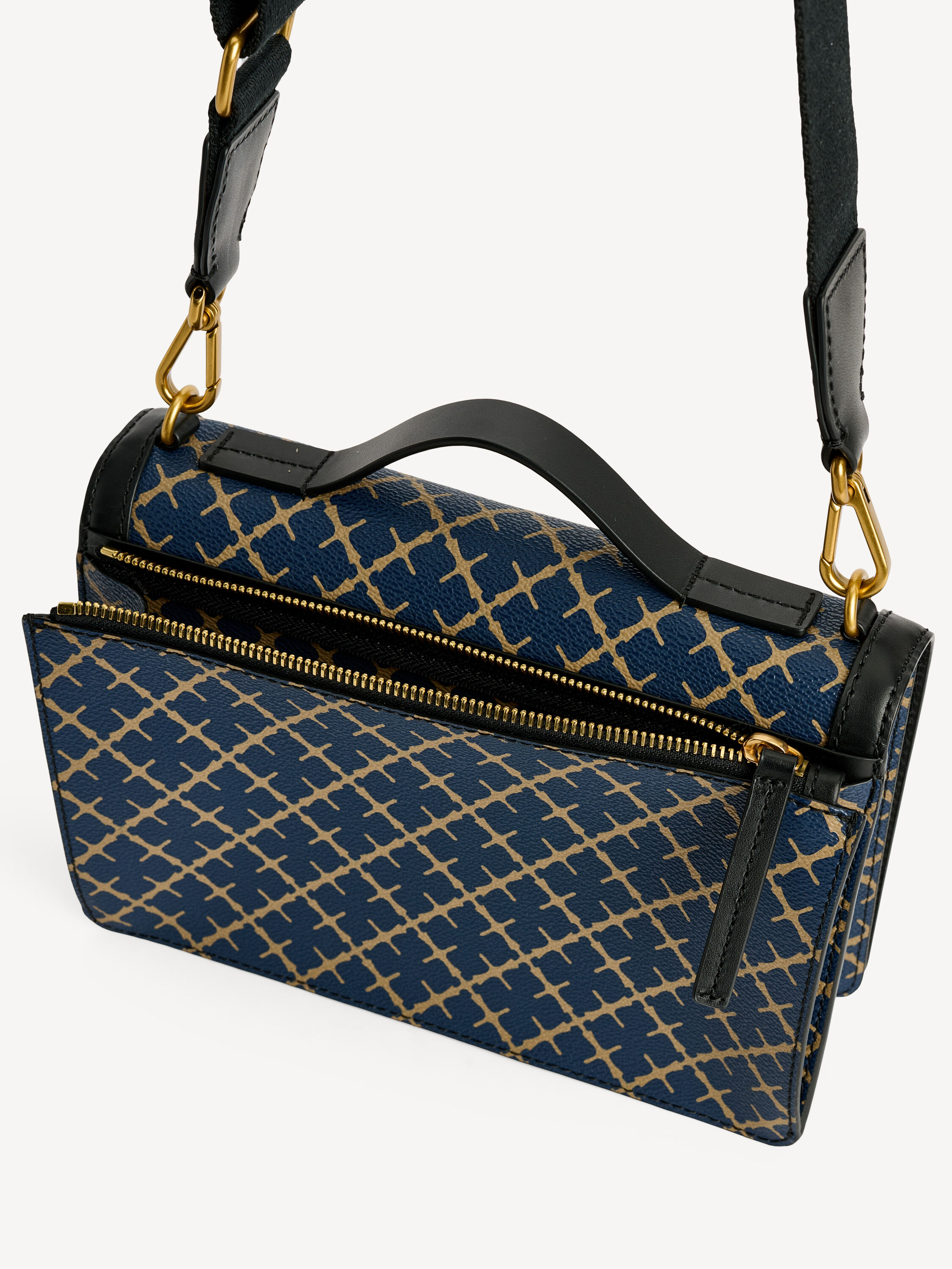 Loennas shoulder bag