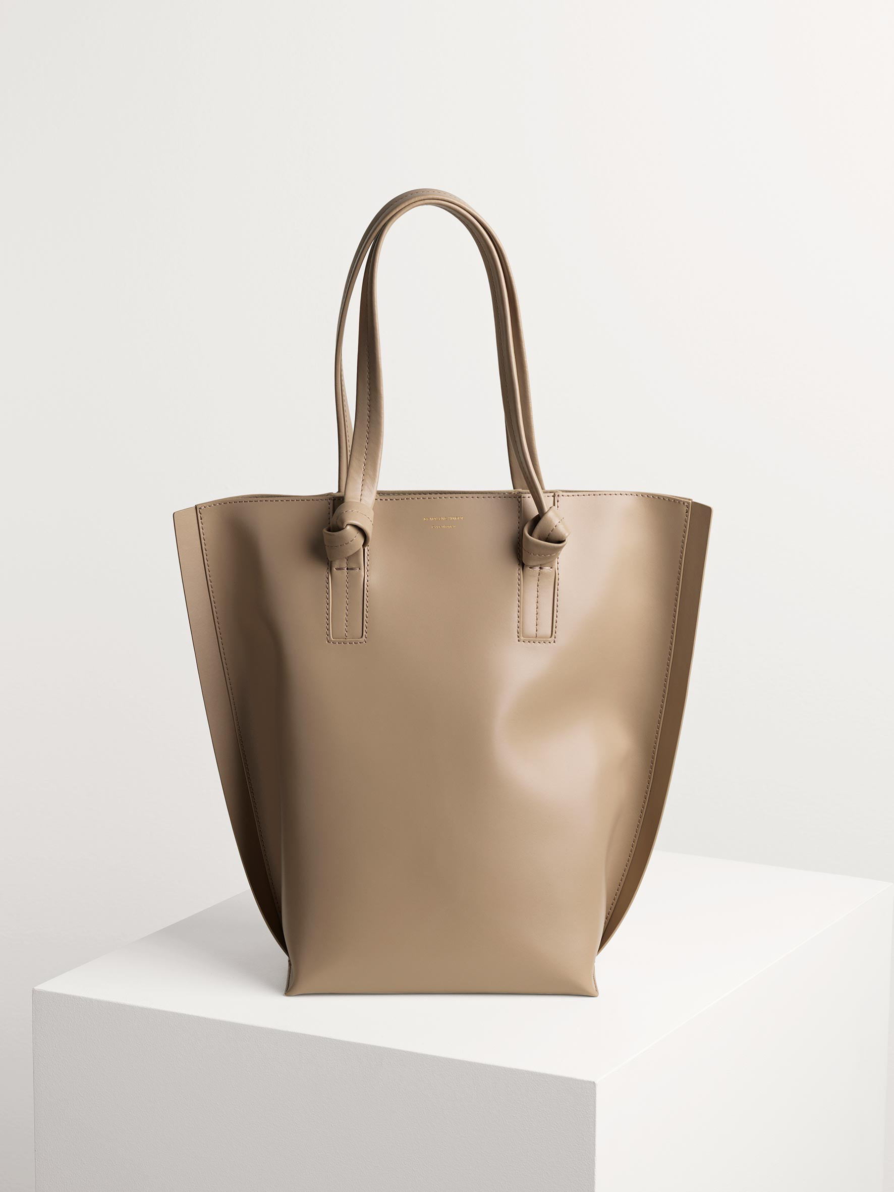 structured tote bag