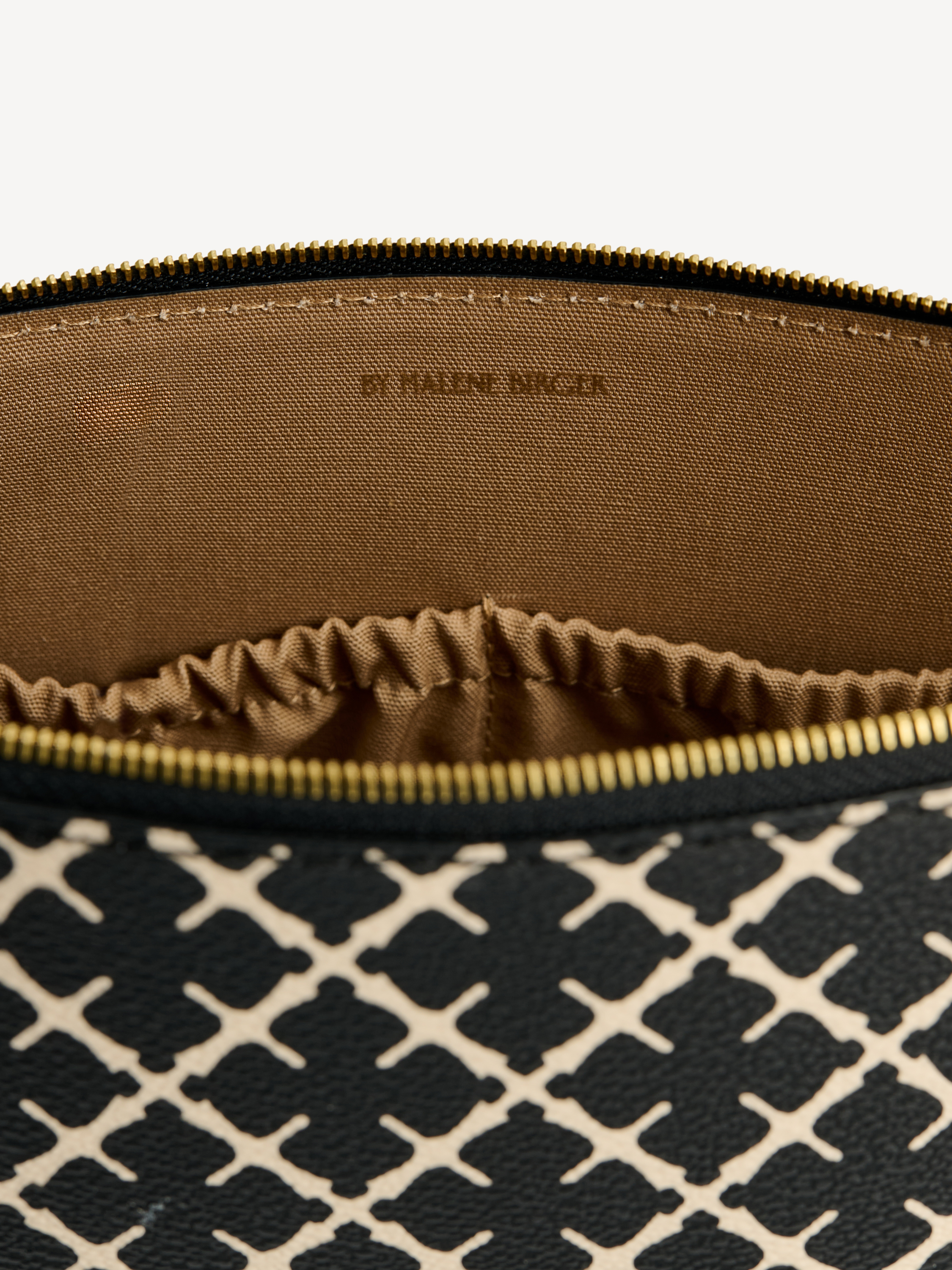 By Malene Birger Bae Medium Cosmetics Case In Black