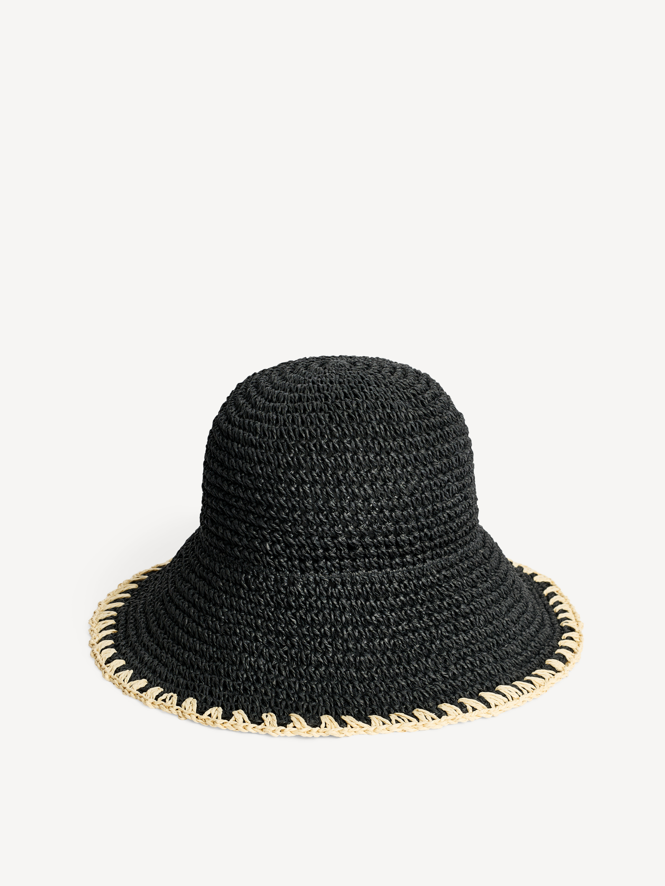 By Malene Birger Kvinno Svart Strawilla Paper Hat