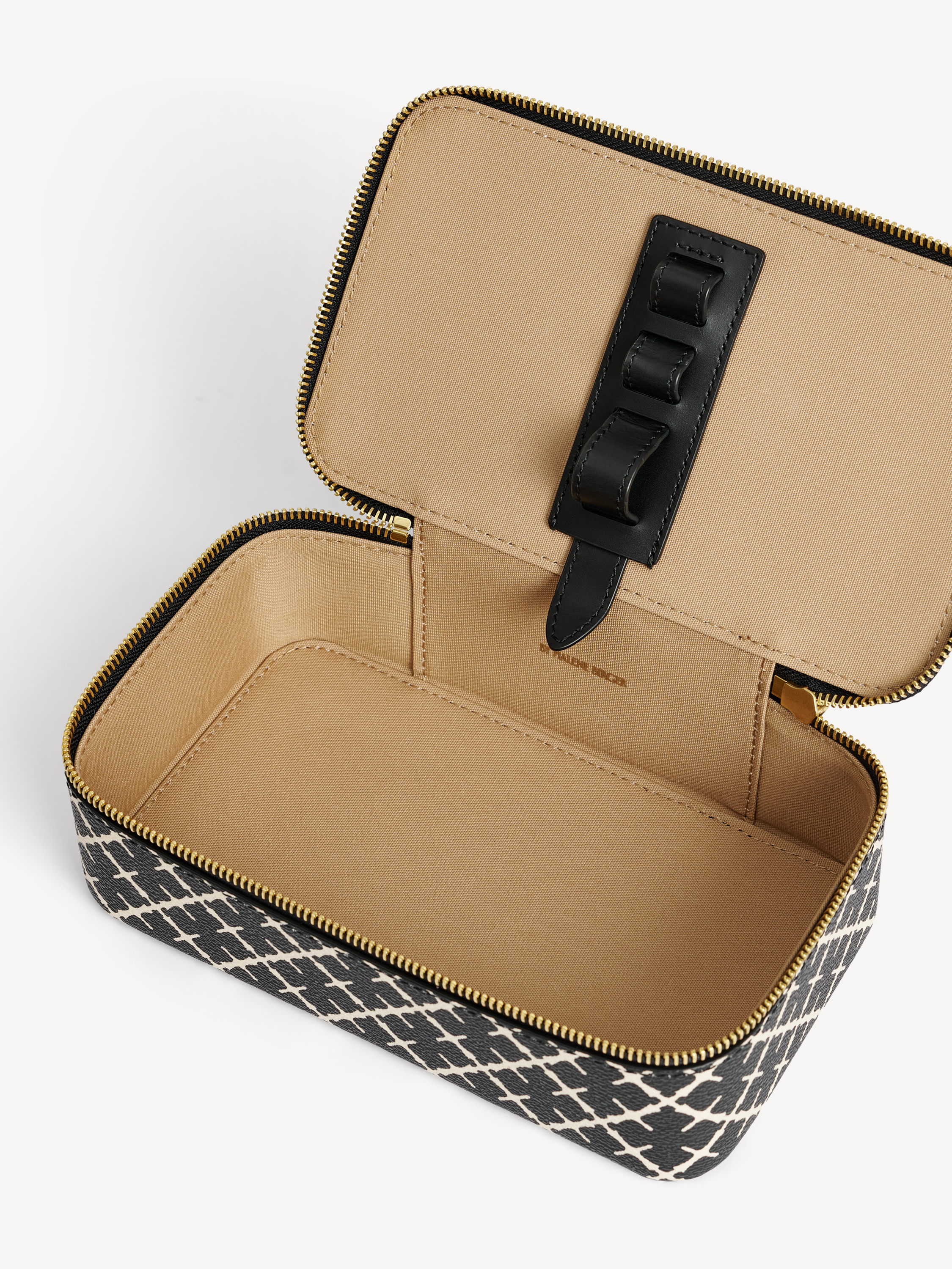 By Malene Birger Bae Cosmetic Case In Black